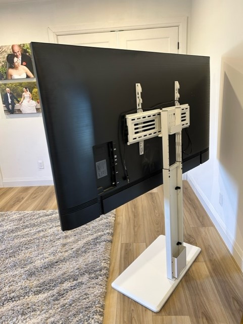 Floor Mount TV Stand - Up To 70" TV in Video & TV Accessories in Oakville / Halton Region - Image 2
