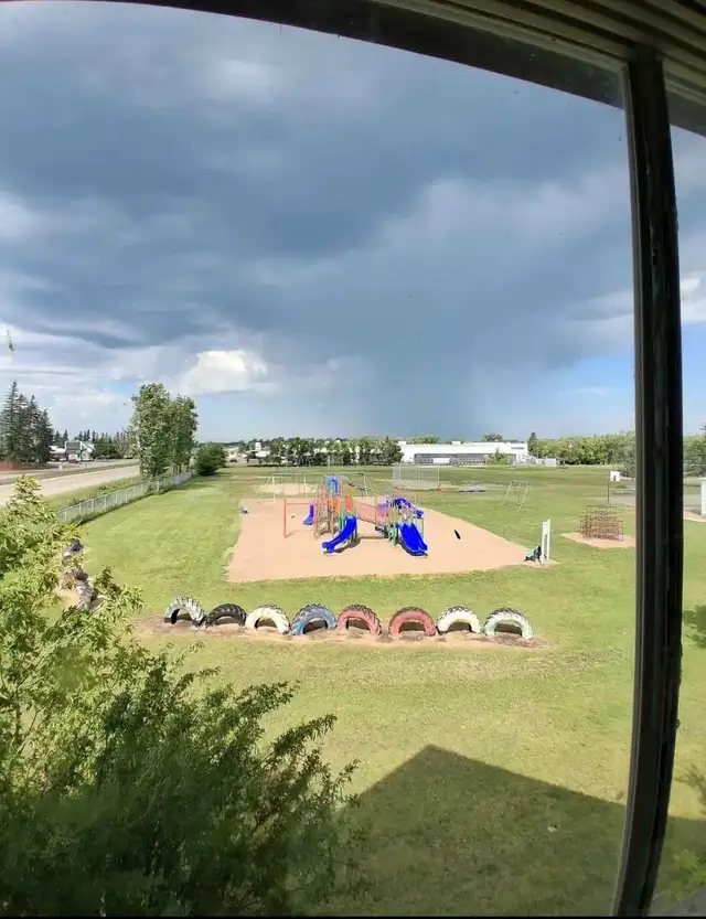 Large Lot in Wynyard, SK - 3 Bed, 1 Bath, Reno Potenti in Houses for Sale in Saskatoon - Image 4