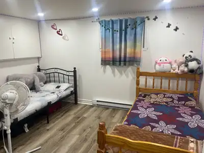 Studio available for girls Cotevetru area.Including electricity wifi and heating.Walking distance to...