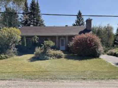 Stoughton house for rent five minute walk To school k-12 or downtown to get groceries or restaurants...