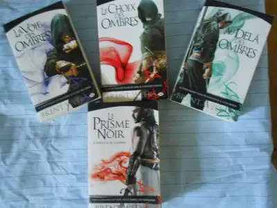 Brent Veeks trilogie nommée l'Ange de la Nuit tome1 la Voix des Ombres-- tome 2 le Choix des Ombres...