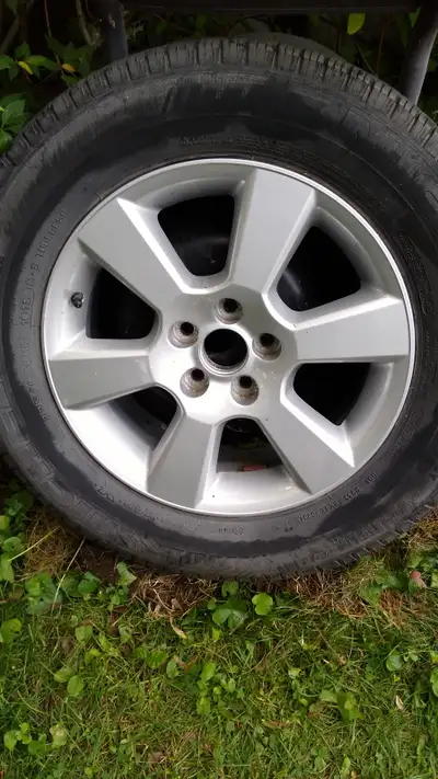 Like New Full Size Spare wheel and tire. 2007 - 2001 Toyota Highlander/Rav4 OEM Alloy Wheel & Tire m...