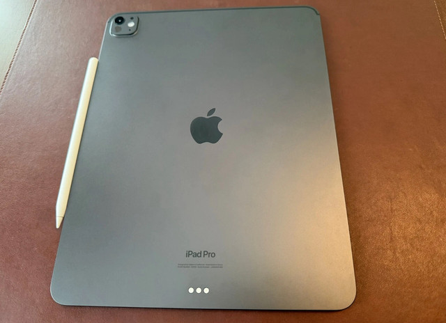 NEW [M4] 11-inch iPad Pro 5th Gen Complete Bundle! in iPads & Tablets in Ottawa - Image 3