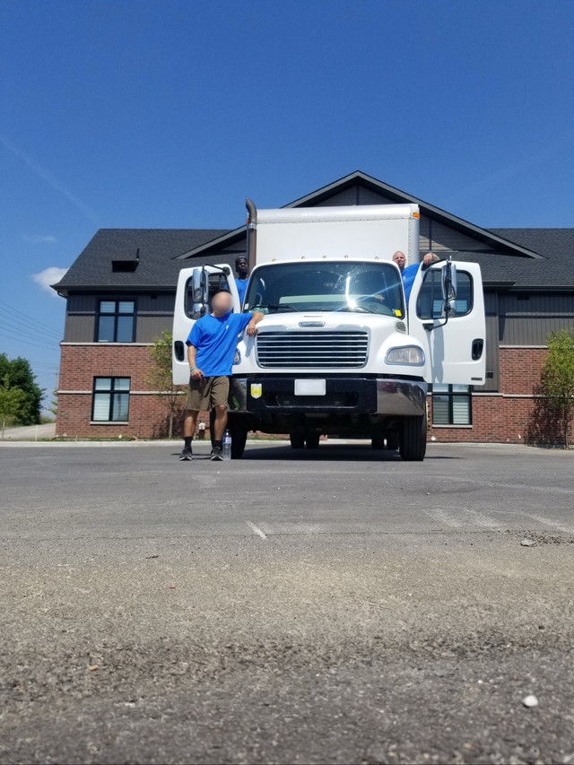 TWO MEN 16 / 26 FEET TRUCK MOVING DELIVERY COMMERCIAL INDUSTR - Vancouver in Moving & Storage in Vancouver