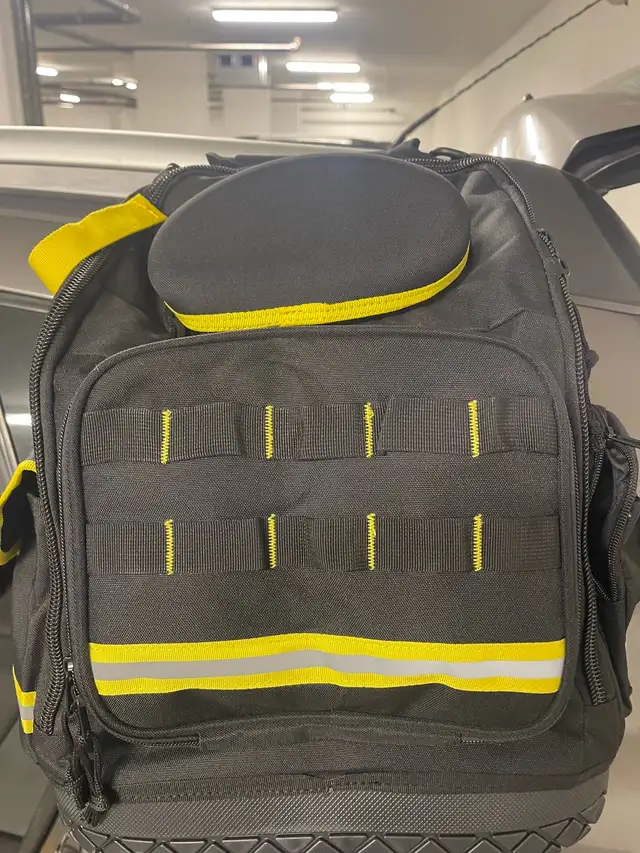 Rugged Tool Bag in Tool Storage & Benches in Oakville / Halton Region - Image 2