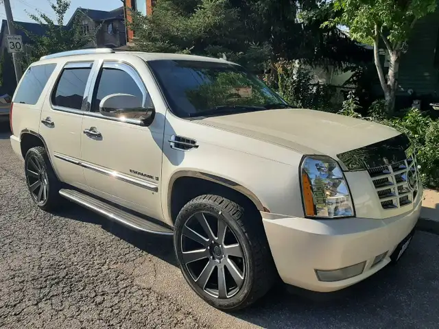 ONE of A Kind DIAMOND WHITE ESCALADE 1 Owner,  ORIGINAL PAINT!!!