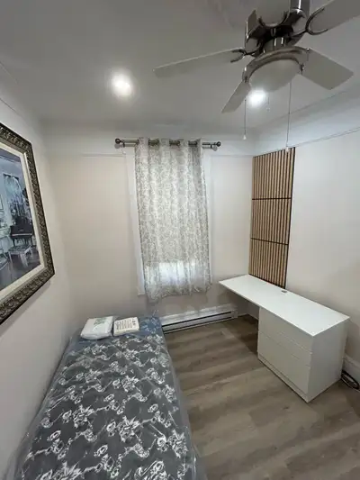 Chambre dispo 600$ internet et chauffage d’eau, machine à laver, sécheuse, réfrigérateur, micro-onde...