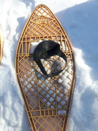 IPL SNOWSHOES SIZE SMALL