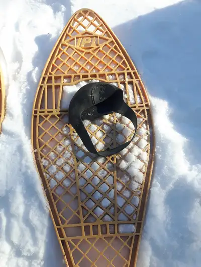 IPL SNOWSHOES SIZE SMALL, View more