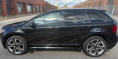 2013 FORD EDGE SPORT AWD!!!! $4,500 or best offer 196,000km Selling as is 3.7L V6 engine (305 hp) an...
