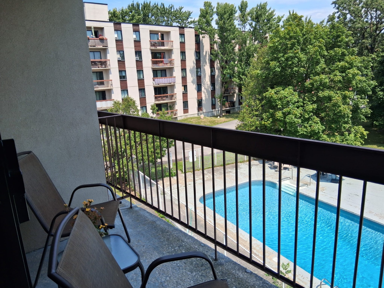1570 Avenue Filion — photo 2