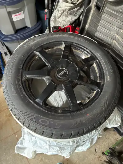 215/55R16 Tires on aluminum rims that came off a 2018 Honda civic comes with bolts