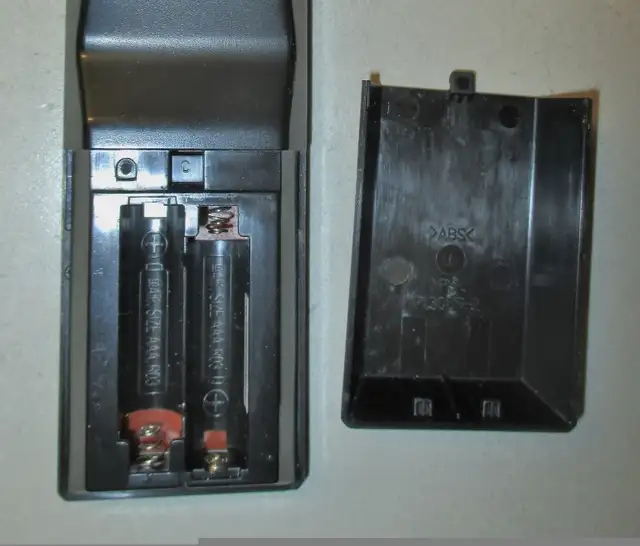Original Sony RM‑YD092 Remote control in General Electronics in City of Montréal - Image 4