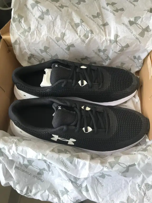 Running shoes63826840048257120