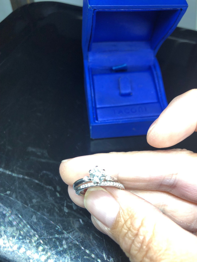Worth 9,000 SIZE 6 18 carat white gold wedding rings worth 9000$ in Jewellery & Watches in Regina - Image 3