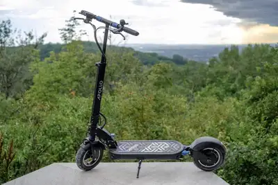 Electric scooter Apollo Top speed - 31 mph / 50Km per hour Power - 1000 W Battery - 52 V Vehicle wei...