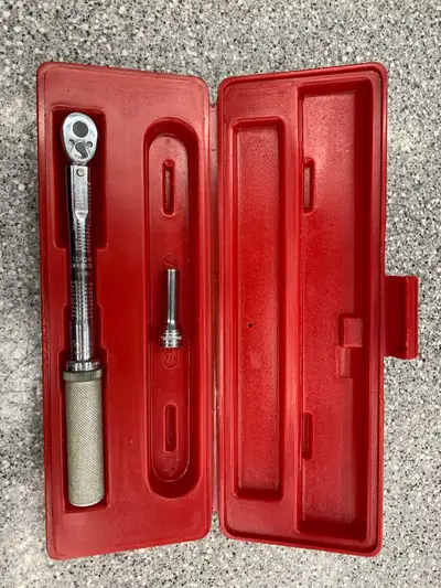 Snap On QJR-217B Torque Wrench Item # 1410710 Great working condition! For more torque wrenches and...