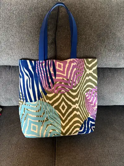 Tote bag, View more