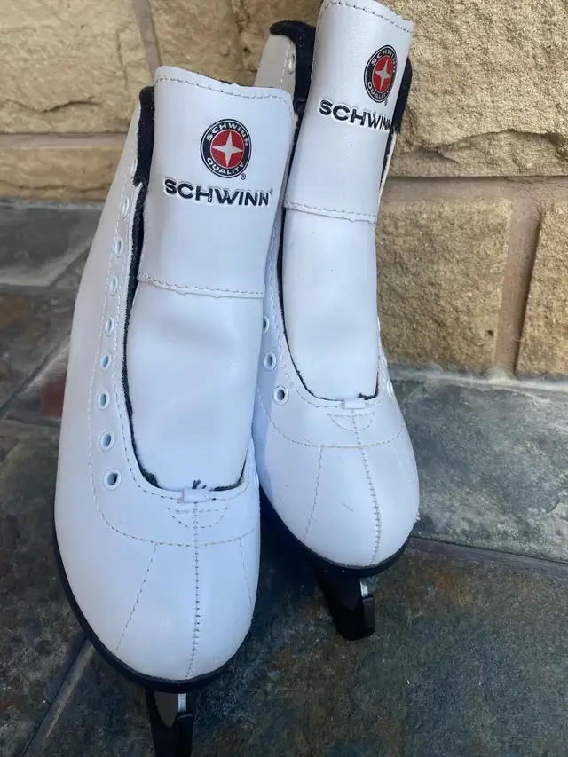 Schwinn Figure Skates size 5 in Skates & Blades in Oakville / Halton Region - Image 4