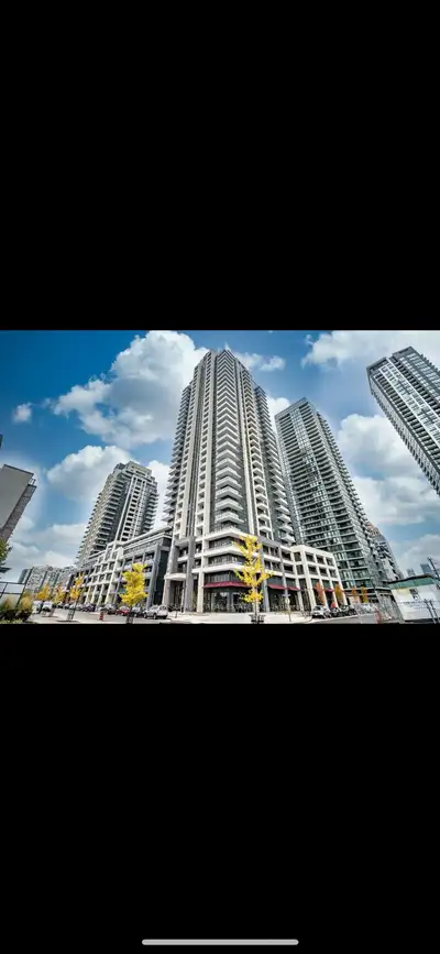 1 Bed +Den ,1 Bath - Condo Beautiful 1 Bed + Den With One Parking & One Locker, Unit Features A Spec...