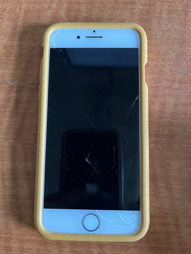 iPhone 8 64G Cracked Scree  in Cell Phones in Brantford - Image 2