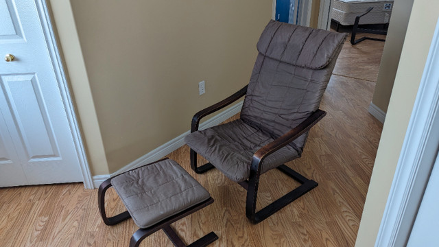 Wooden chair with footstool in Chairs & Recliners in Charlottetown - Image 4