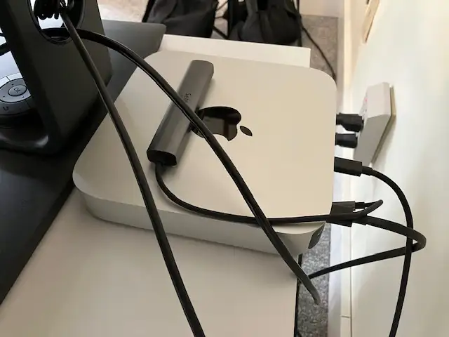 MAC M1 and BENQ 271 Screen For Sale in Desktop Computers in Vancouver - Image 3