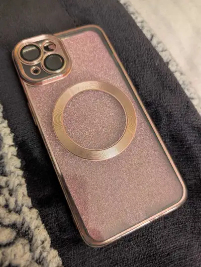 Lightly used iPhone 14 Case Price $5