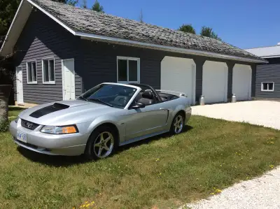4.6 litre V8, 3 speed auto with overdrive, auto roof up/ down, cold AC, leather interior, power driv...