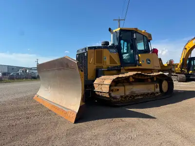 2014 Deere 750K LGP Dozer 4751hrs Enclosed Cab with Heat & A/C 6-Way Blade Hydrostatic Drive 33.5” W...