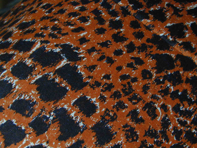 Vintage fabric. 1980-90s. Black spots on dark beige, white dots. in Hobbies & Crafts in Markham / York Region - Image 3