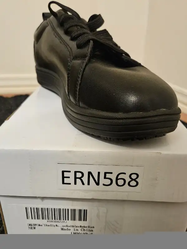 Non Slip Work Shoes LMQLZHYC - black, size 8 Men/9.5 women in Men's Shoes in City of Montréal - Image 8