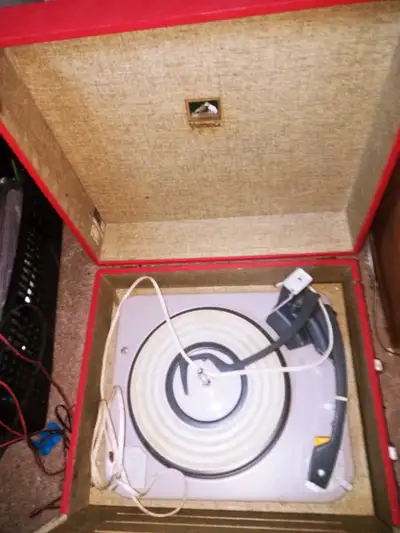 NOT SURE OF WORKING CONDITION TAKE IT FOR $10 AVAILABLE IN OIL SPRINGS