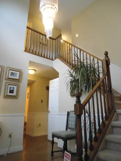 Spacious Bedroom Steps from Western U & UH