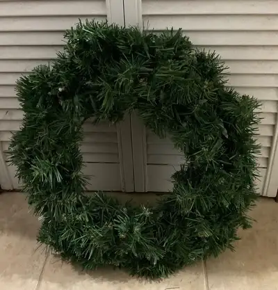 Sapin de Noel, pied de sapin, creche, boules de noel, couronne,, View more