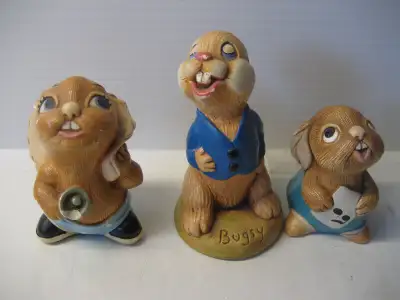 3 Vintage Moorcraft and Pendelfin bunnies, View more