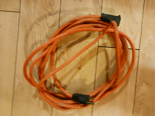 New Outdoor Extension Cord 16 Feet in Outdoor Tools & Storage in Bedford