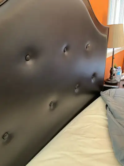 Base de lit Queen 60 pouces en bois Brun, View more