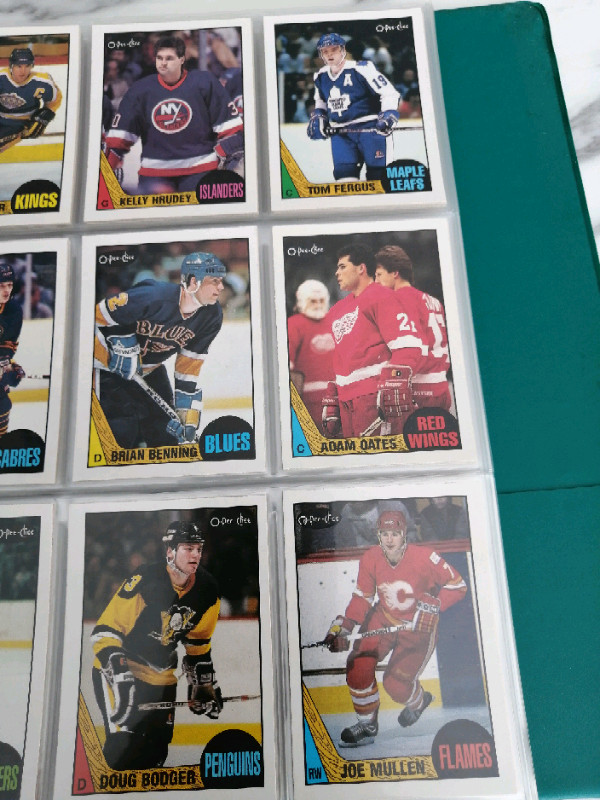 Opee Chee 87/88 hockey set. cards near mint in binder in Arts & Collectibles in Ottawa - Image 4