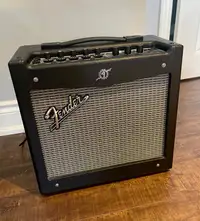 Fender Mustang 1 amplifier