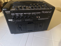 Roland AC-33 Acoustic Chorus Guitar Amplifier with Adaptor.