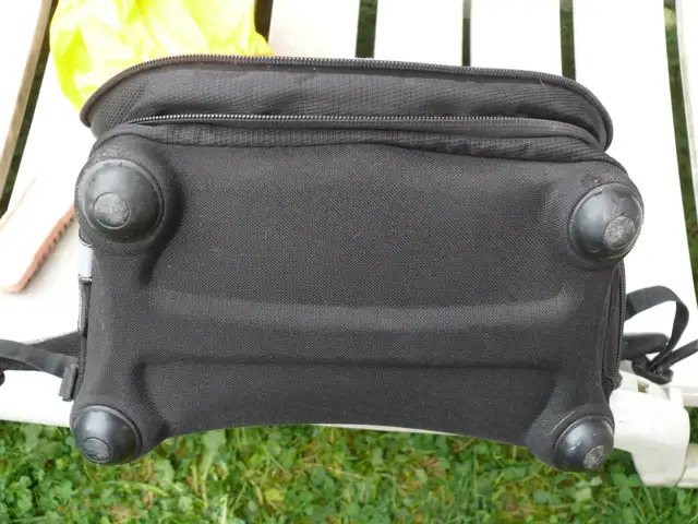 Elementary school orthopedic backpack in Bags & Luggage in Markham / York Region - Image 10