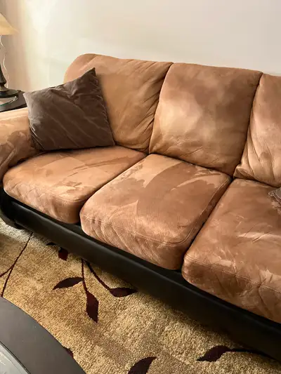 Couch free. Smoke , cat/ dog free home. Quick pick up  Kanata, View more