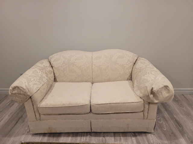 Love seat for sale in Couches & Futons in Leamington