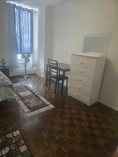 Room for rent available ASAP
