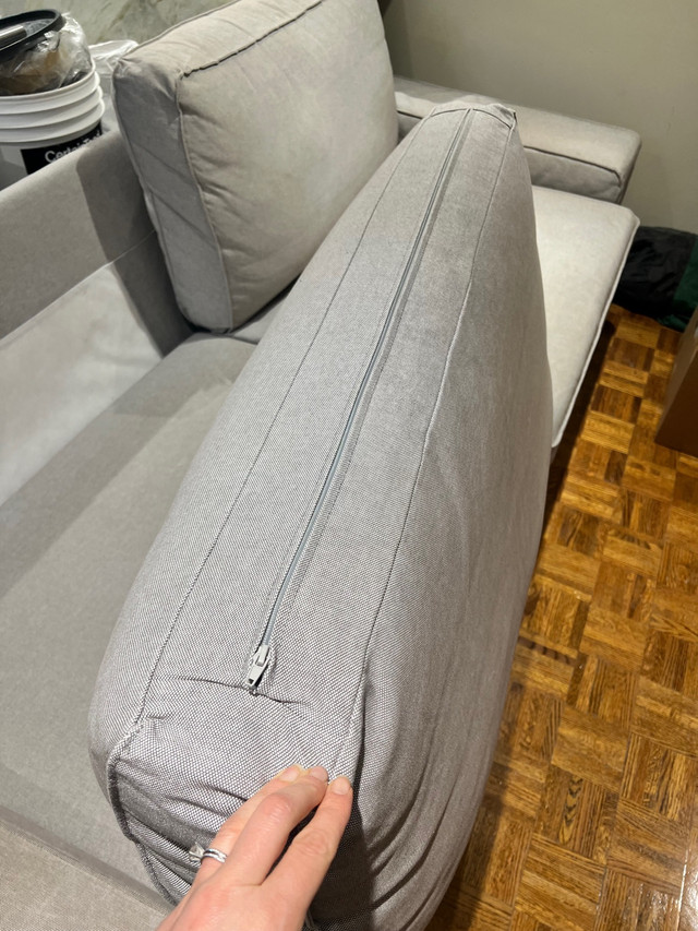 Large Sofa  / Light Grey / Washable Covers dans Sofas et futons  à Ville de Montréal - Image 4