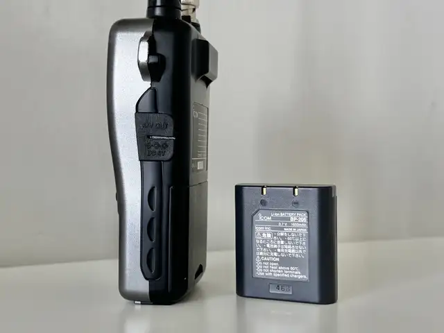 ICOM scan IC-R3 Wideband Receiver Radio Audio & Video Capability in General Electronics in Mississauga / Peel Region - Image 9