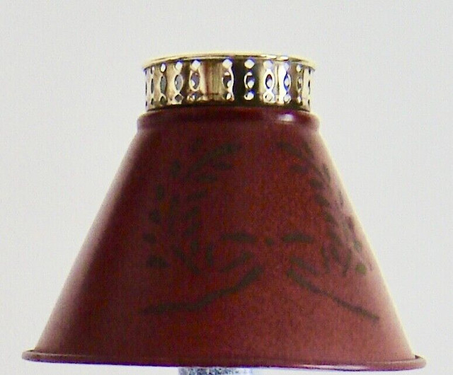 Beautiful Vintage Brass Toleware Desk/Table Lamp in Indoor Lighting & Fans in City of Toronto - Image 3