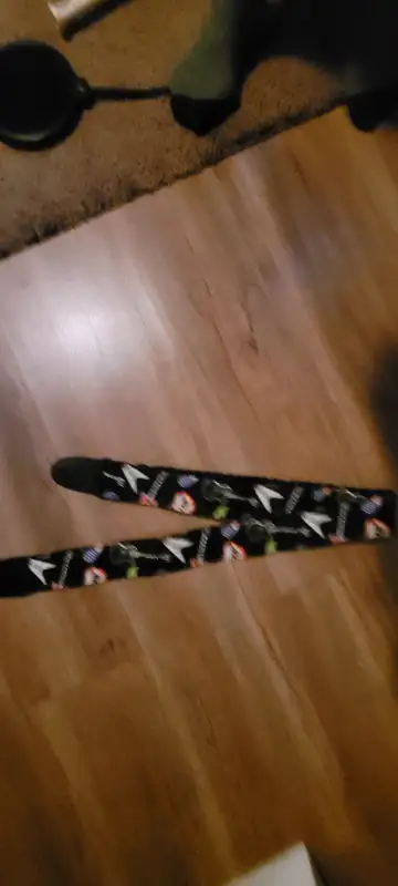 Guitar image on Guitar Strap 5$ in Guitars in Laval / North Shore - Image 6