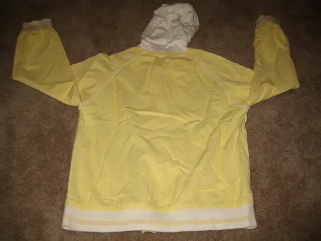 Youth Kingkow Yellow Ombre Jacket in Kids & Youth in City of Toronto - Image 3